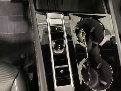 Certified 2026 Volkswagen Atlas Cross Sport SEL Premium R-Line w/ MDO Package AWD/4WD image 18
