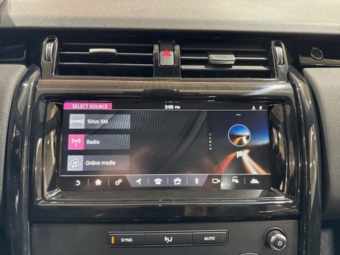 Used 2018 Land Rover Discovery SE image 82