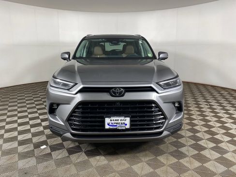 Used 2025 Toyota Grand Highlander Platinum image 10