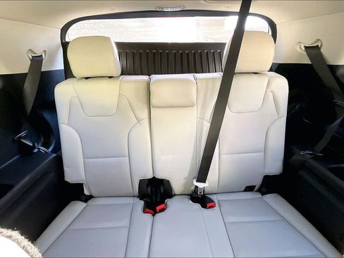 Certified 2024 Kia Telluride S image 16