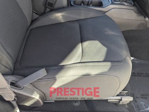 Used 2023 Jeep Wrangler Sport image 31