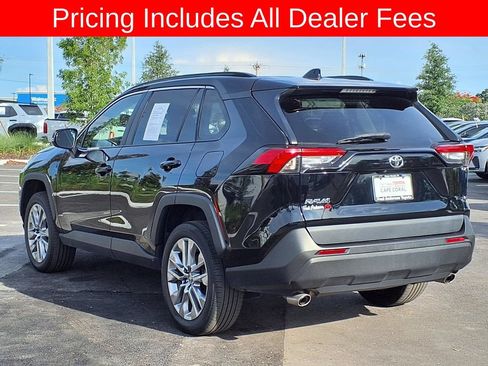 Used 2023 Toyota RAV4 XLE Premium FWD image 5