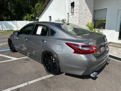 Used 2017 Nissan Altima 2.5 SV image 11
