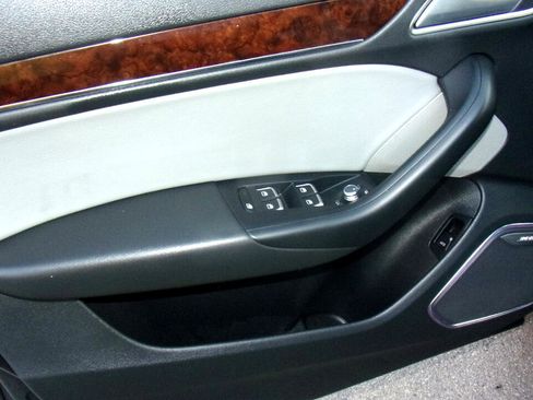 Used 2018 Audi Q3 2.0T Premium Plus w/ Premium Plus Package image 20