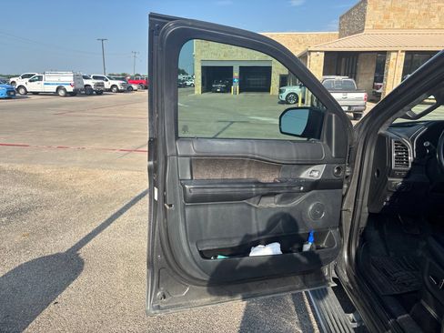 Used 2018 Ford Expedition Limited AWD/4WD image 7
