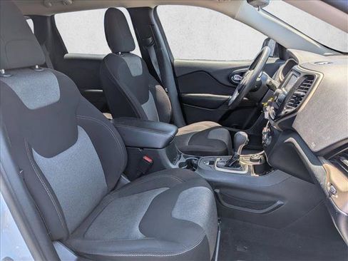 Used 2016 Jeep Cherokee Sport AWD/4WD image 19