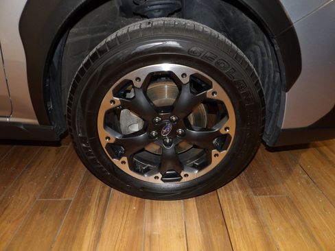 Used 2023 Subaru Crosstrek 2.0i Premium image 4