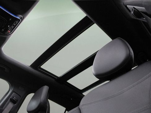 Used 2025 Mercedes-Benz GLC 300 image 36