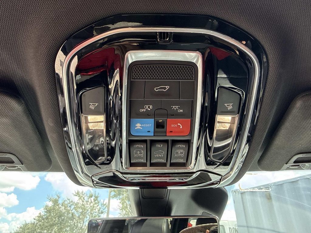 Used 2021 Jeep Grand Cherokee L Overland w/ Luxury Tech Group IV RWD image 45