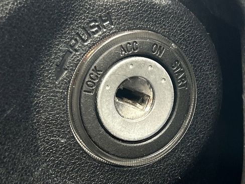 Used 2014 Toyota RAV4 LE AWD/4WD image 30