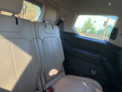 Used 2022 Jeep Grand Cherokee L Limited image 25