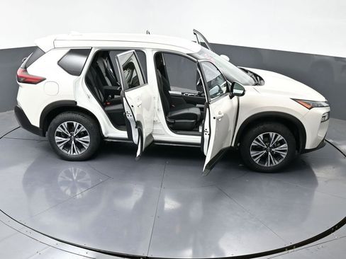 Used 2023 Nissan Rogue SV image 64