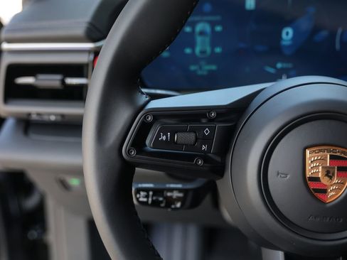 New 2025 Porsche Macan 4 Electric image 20