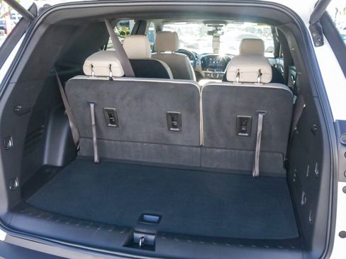 Used 2023 Chevrolet Traverse LT w/ LPO, Cargo Package image 25