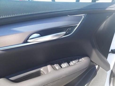 New 2025 Cadillac XT5 Luxury image 24