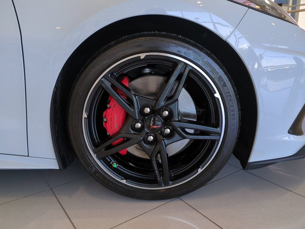 Used 2021 Chevrolet Corvette Stingray Premium Cpe w/ Z51 Performance Package RWD image 11