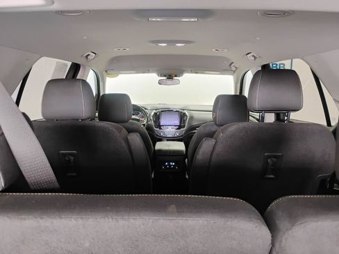 Used 2021 Chevrolet Traverse LT FWD image 8