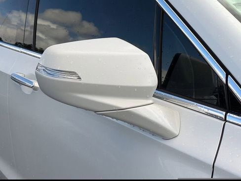 New 2025 Cadillac XT6 Luxury image 10