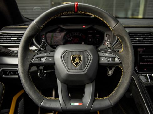 Used 2024 Lamborghini Urus Performante AWD/4WD image 33