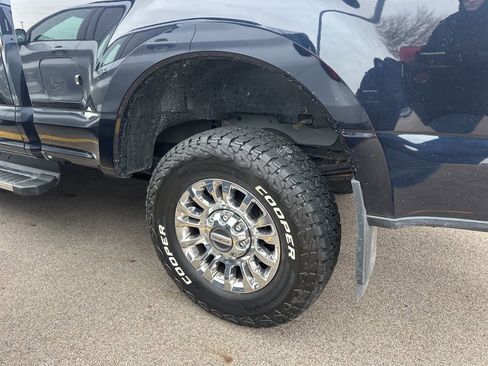 Used 2022 Ford F250 XLT w/ XLT Premium Package image 12