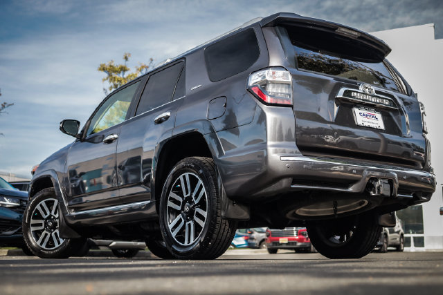 Used 2018 Toyota 4Runner Limited AWD/4WD image 2