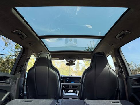 Certified 2025 Porsche Cayenne Turbo image 34