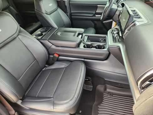 New 2026 Ford Expedition Platinum image 14