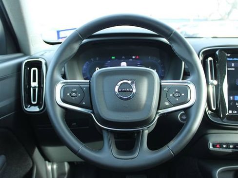 Used 2025 Volvo XC40 B5 Core image 24