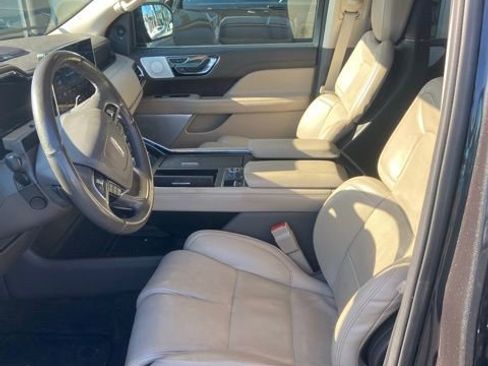Used 2023 Lincoln Navigator Reserve image 6