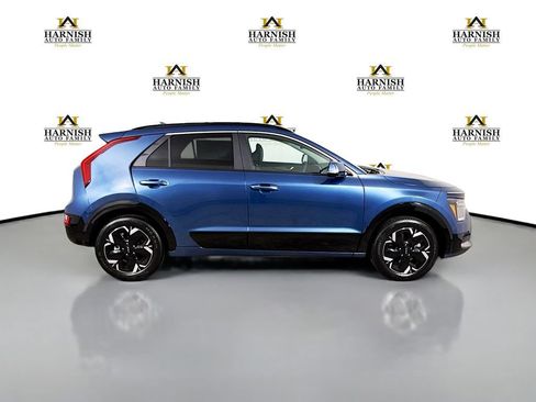 New 2026 Kia Niro Wave w/ Wave Preserve Package FWD image 8
