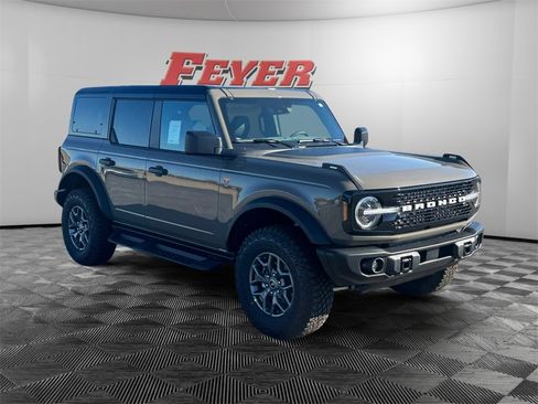 New 2025 Ford Bronco Badlands image 3