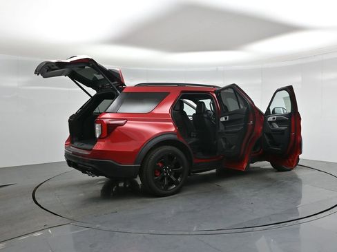 Used 2020 Ford Explorer ST w/ ST Street Pack image 5