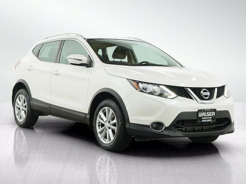 Used 2017 Nissan Rogue Sport SV w/ SV All-Weather Package AWD/4WD image 7