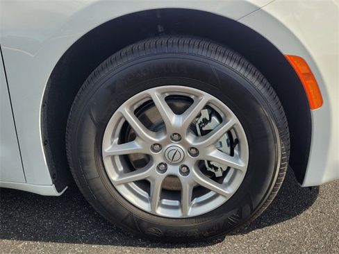 New 2026 Chrysler Voyager LX image 9