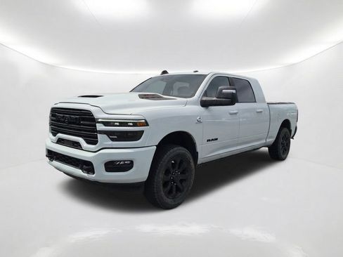 Used 2025 RAM 2500 Laramie AWD/4WD image 1