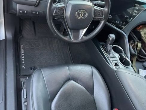 Used 2018 Toyota Camry XSE image 5