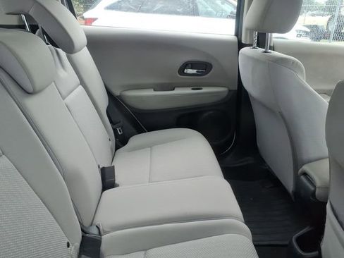 Used 2018 Honda HR-V LX image 10
