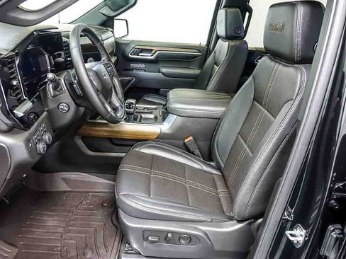 Used 2026 Chevrolet Silverado 1500 High Country w/ Midnight Edition AWD/4WD image 12