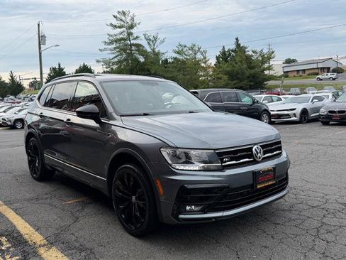 Used 2021 Volkswagen Tiguan SE R-Line AWD/4WD image 3