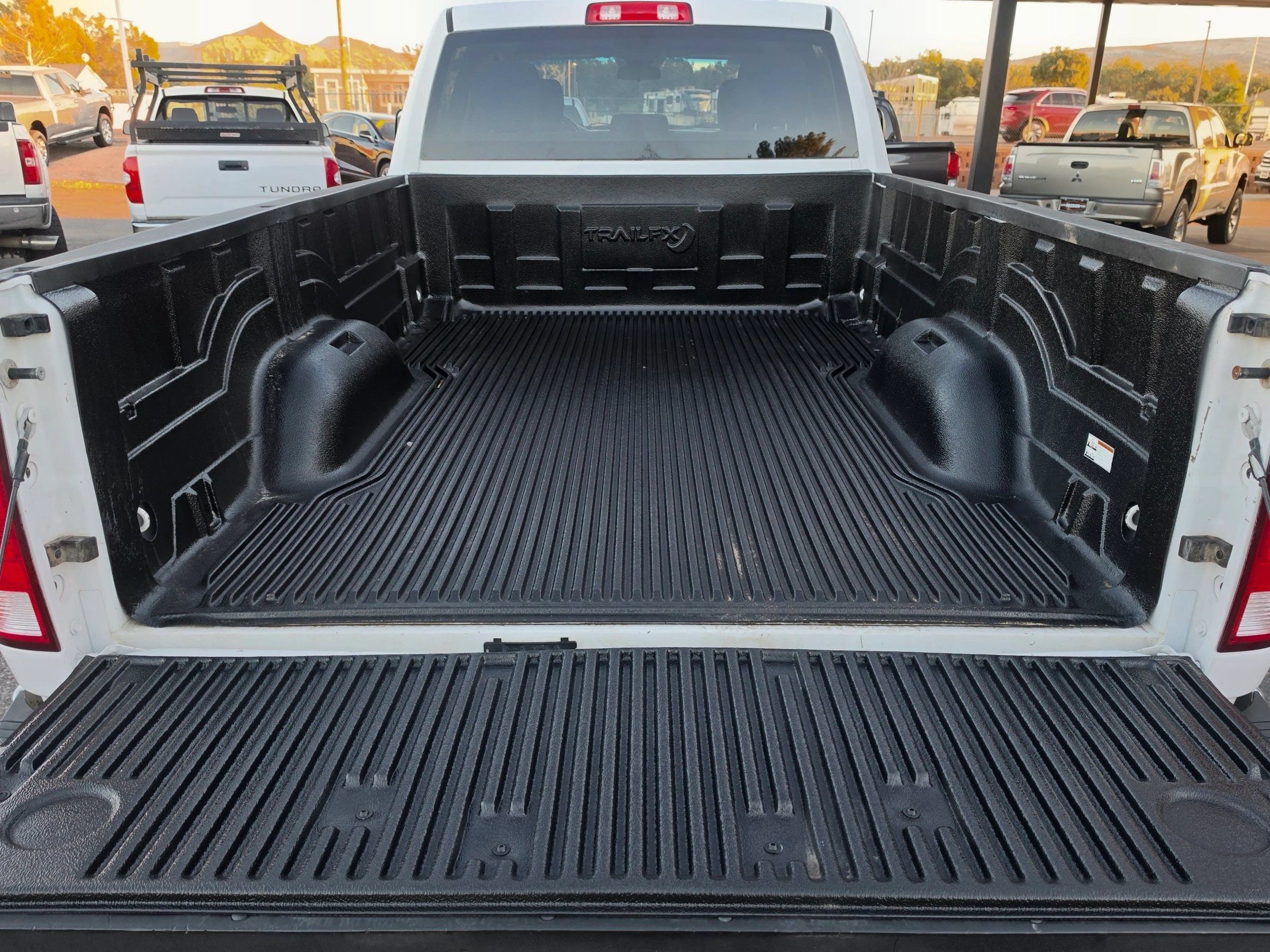 Used 2016 RAM 3500 Tradesman w/ Chrome Appearance Group AWD/4WD image 19