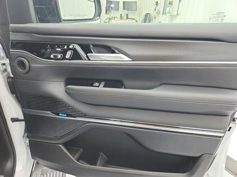 New 2026 Jeep Grand Wagoneer Summit image 36