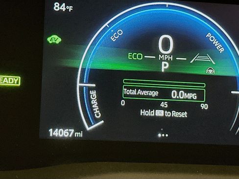 Used 2025 Toyota Camry SE w/ Multimedia Upgrade Package FWD image 9
