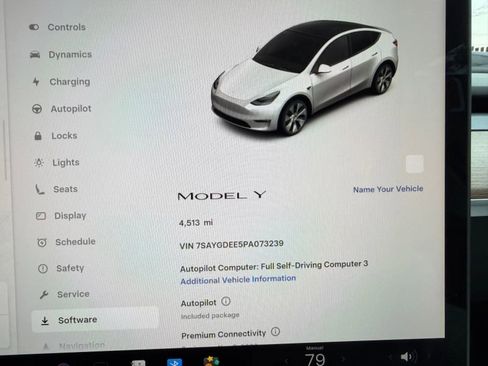 Used 2023 Tesla Model Y AWD image 32