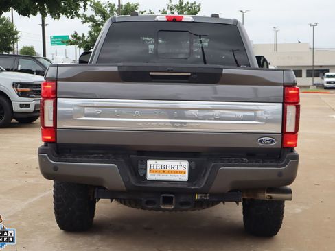 Used 2020 Ford F250 Platinum w/ Tremor Off-Road Package AWD/4WD image 4