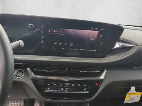 Used 2025 Buick Envista Avenir image 16