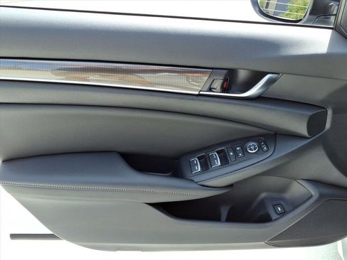Used 2022 Honda Accord Sport image 13