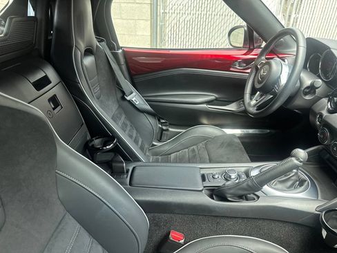 Certified 2023 MAZDA MX-5 Miata Club w/ Brembo/BBS Recaro Package RWD image 7