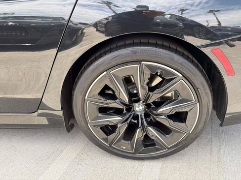 Used 2026 BMW 750e xDrive AWD/4WD image 6