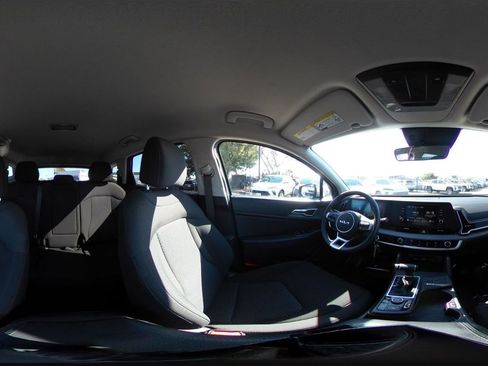 Used 2025 Kia Sportage LX FWD image 42