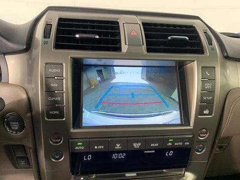 Used 2016 Lexus GX 460 w/ Premium Package AWD/4WD image 26